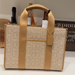 Smith Tote in Signature Jacquard